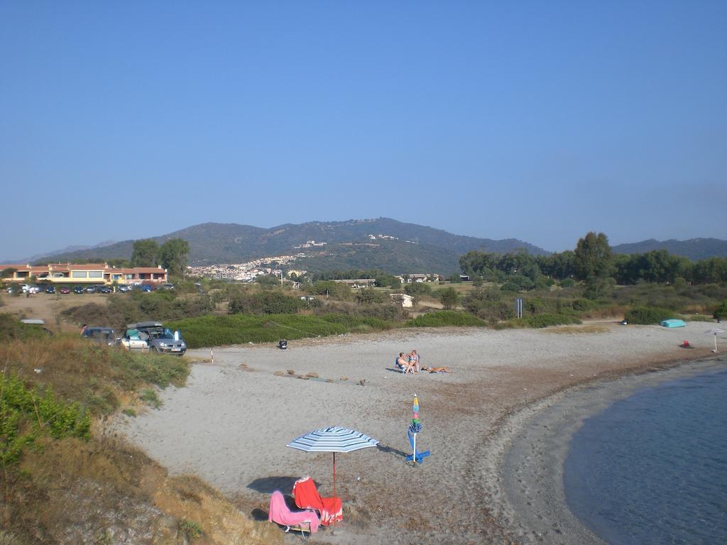 Appartamenti Agrustos Budoni Habitación foto